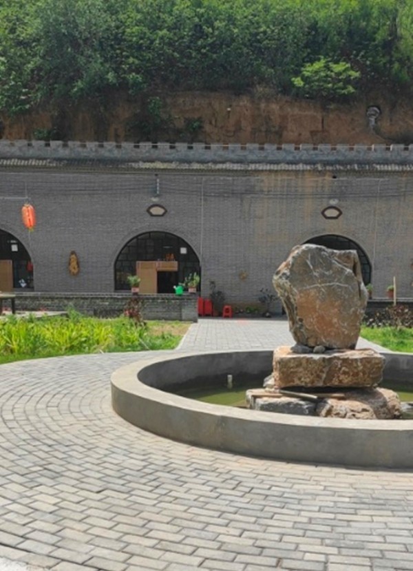 宜陽縣錦屏鎮山底村的透水磚施工效果展示